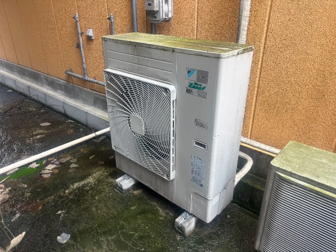 生駒市の業務用エアコン 施工前