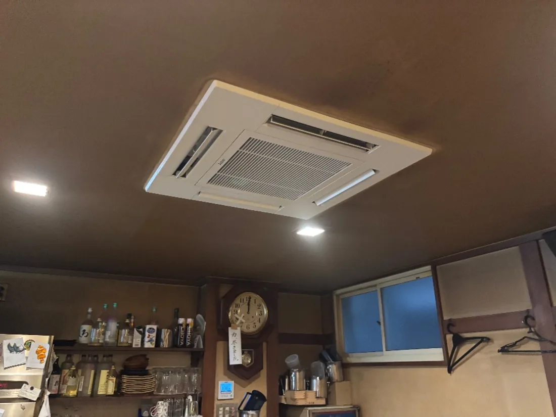 大阪市の業務用エアコン 施工前