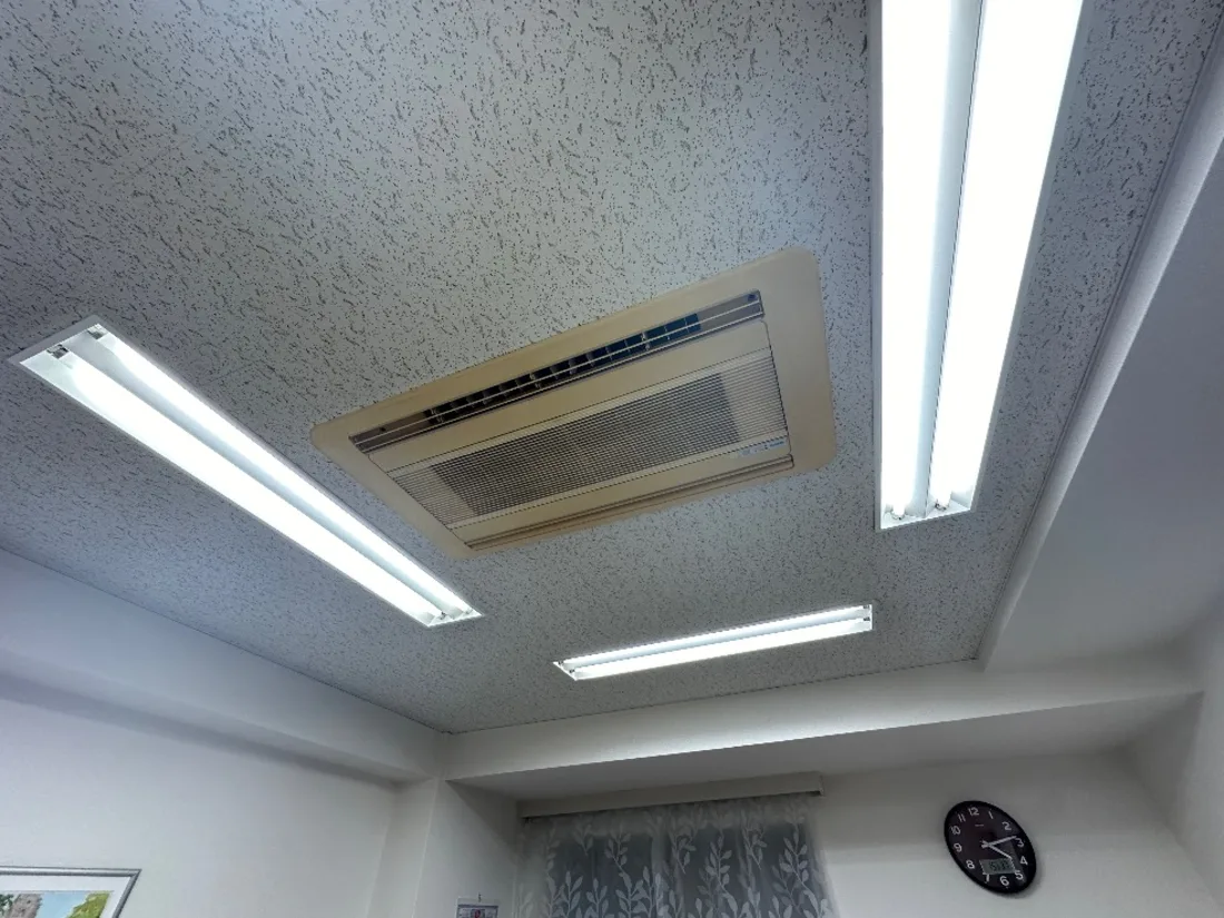 北区の業務用エアコン 施工前